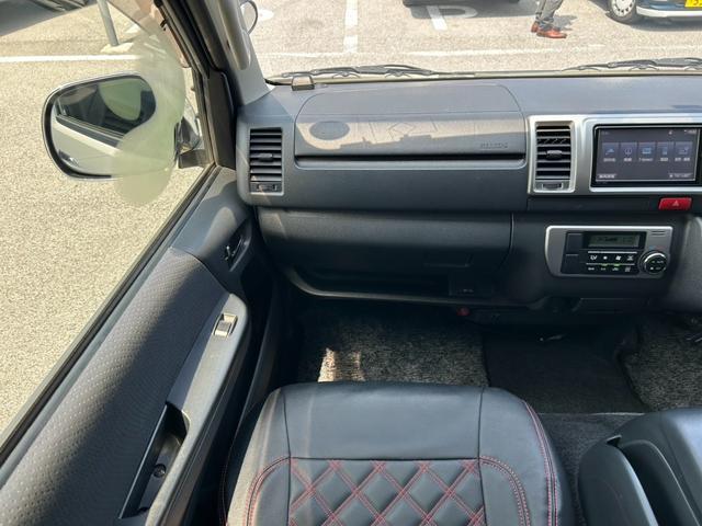 ハイエースバン