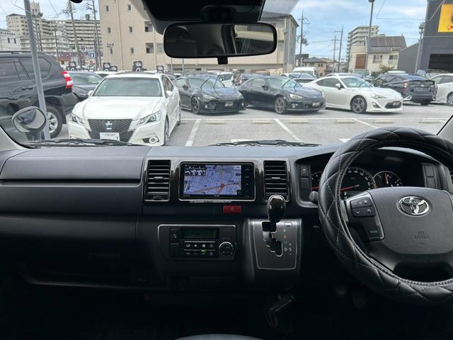 ハイエースバン