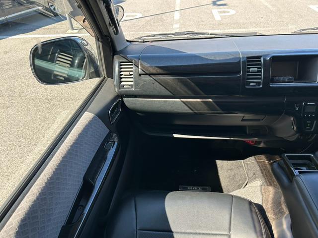 ハイエースバン