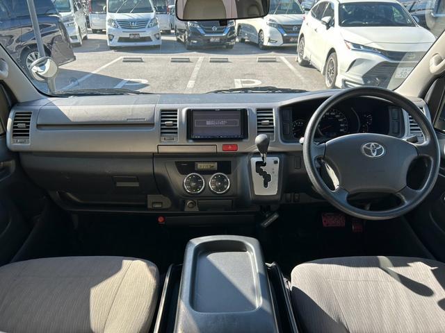 ハイエースバン